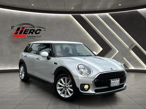 Silver/White 2018 MINI Clubman Cooper