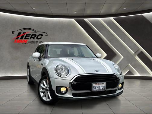 Silver/White 2018 MINI Clubman Cooper