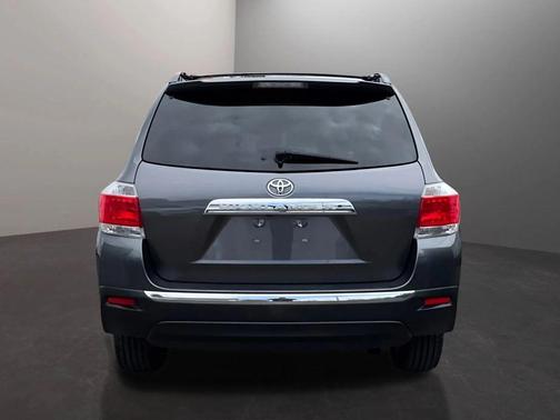 2013 Toyota Highlander SE