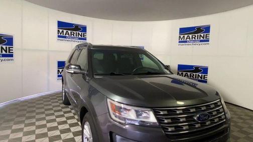 MAGNETIC METALLIC 2017 Ford Explorer XLT
