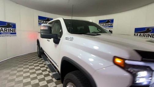 Iridescent Pearl Tricoat 2024 Chevrolet Silverado 2500 High Country