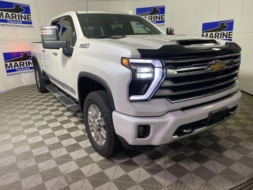 Iridescent Pearl Tricoat 2024 Chevrolet Silverado 2500 High Country