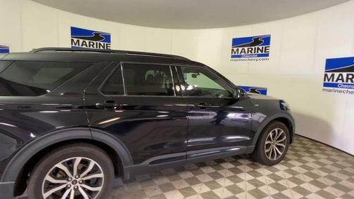 AGATE BLACK METALLIC 2022 Ford Explorer ST-Line