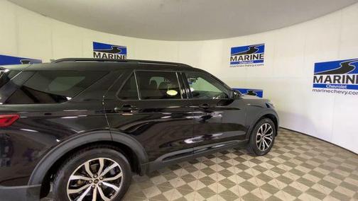AGATE BLACK METALLIC 2022 Ford Explorer ST-Line