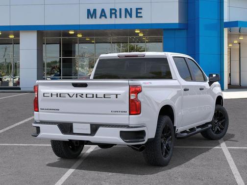 2025 Chevrolet Silverado 1500 Custom