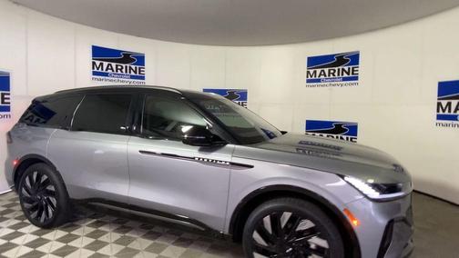 Lustrous Gray Metallic 2025 Lincoln Nautilus Reserve