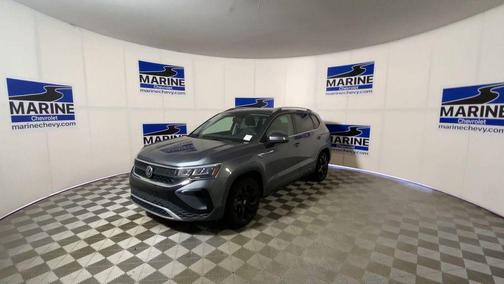 Platinum Gray Metallic 2022 Volkswagen Taos 1.5T SE
