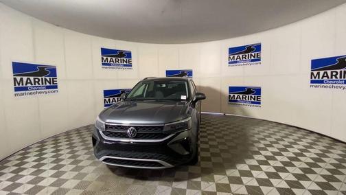 Platinum Gray Metallic 2022 Volkswagen Taos 1.5T SE