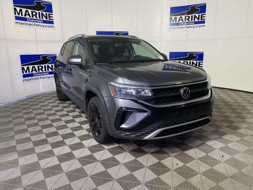Platinum Gray Metallic 2022 Volkswagen Taos 1.5T SE