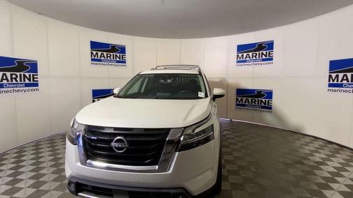 Pearl White Tricoat 2022 Nissan Pathfinder SL 2WD