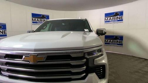 Iridescent Pearl Tricoat 2023 Chevrolet Silverado 1500 High Country