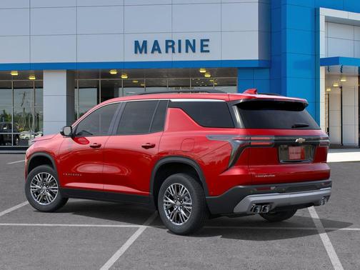 Radiant Red Tintcoat 2026 Chevrolet Traverse LT
