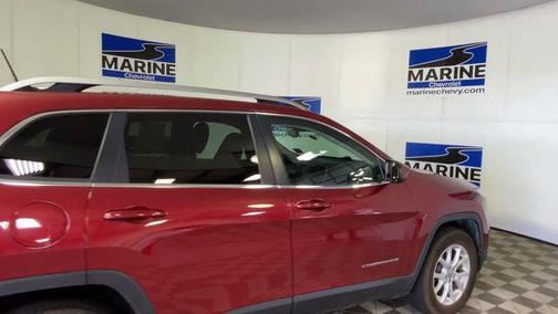 Deep Cherry Red Crystal Pearlcoat 2017 Jeep Cherokee Latitude