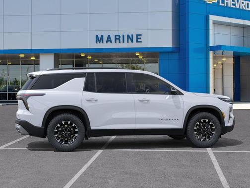 Polar White Tricoat 2026 Chevrolet Traverse AWD Z71