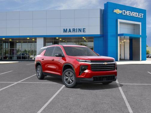 Radiant Red Tintcoat 2026 Chevrolet Traverse LT