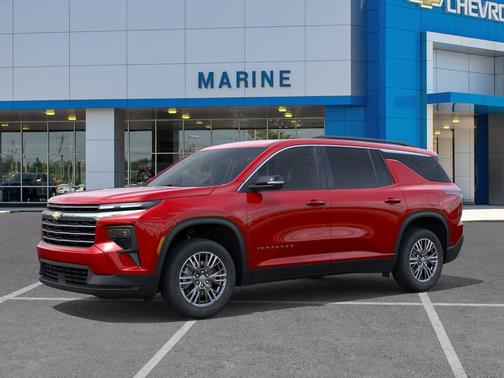 Radiant Red Tintcoat 2026 Chevrolet Traverse LT