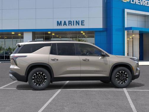 Sandstone Gray 2026 Chevrolet Traverse AWD Z71