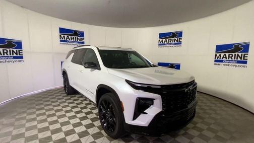 Iridescent Pearl Tricoat 2024 Chevrolet Traverse RS