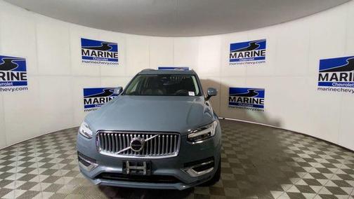 2023 Volvo XC90 B5 Plus