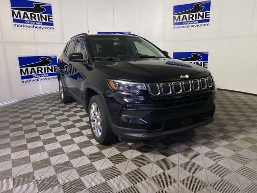 Diamond Black Crystal Pearlcoat 2022 Jeep Compass Latitude Lux