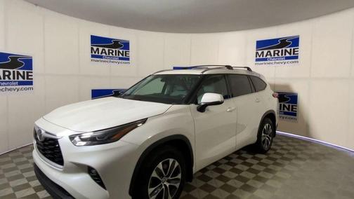 Blizzard Pearl 2021 Toyota Highlander XLE