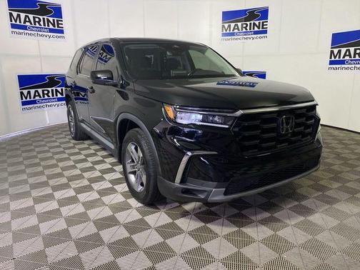 Crystal Black Pearl 2023 Honda Pilot AWD EX-L 7 Passenger