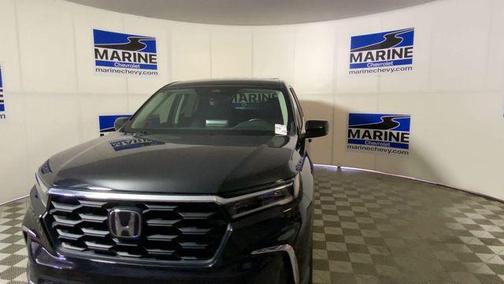 Crystal Black Pearl 2023 Honda Pilot AWD EX-L 7 Passenger