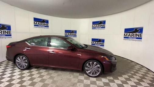 Garnet Pearl Metallic 2023 Nissan Altima 2.5 SL