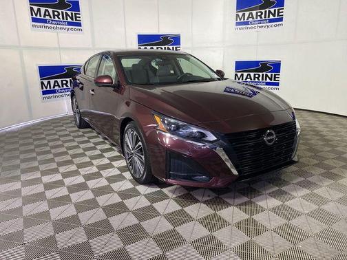 Garnet Pearl Metallic 2023 Nissan Altima 2.5 SL