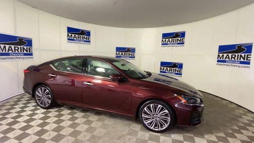 Garnet Pearl Metallic 2023 Nissan Altima 2.5 SL