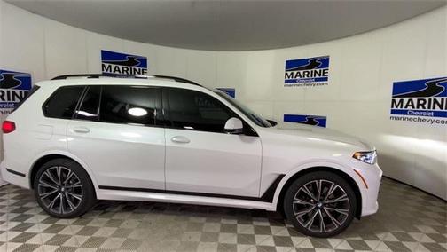 Mineral White Metallic 2022 BMW X7 M50i