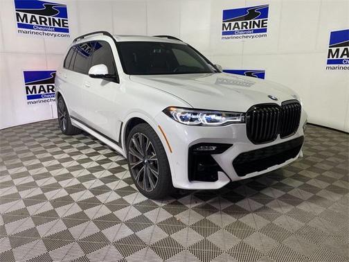 Mineral White Metallic 2022 BMW X7 M50i