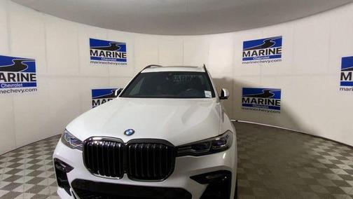 Mineral White Metallic 2022 BMW X7 M50i