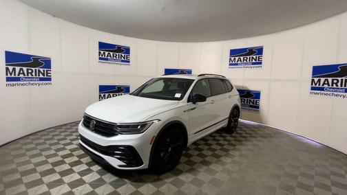Pure White 2024 Volkswagen Tiguan 2.0T SE R-Line Black