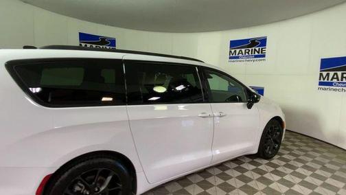 2025 Chrysler Pacifica Limited