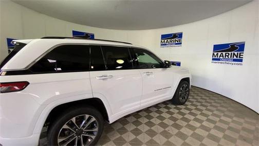 2022 Jeep Grand Cherokee Overland