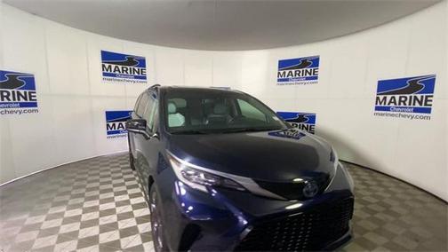 2021 Toyota Sienna XSE 7 Passenger