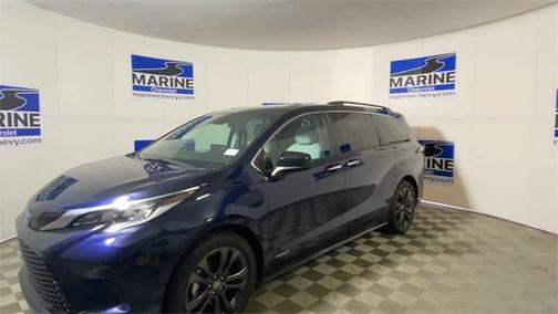 2021 Toyota Sienna XSE 7 Passenger