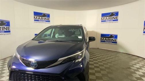 2021 Toyota Sienna XSE 7 Passenger