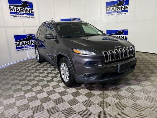 Granite Crystal Metallic Clearcoat 2016 Jeep Cherokee Latitude
