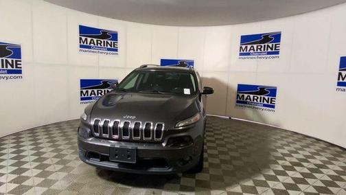 Granite Crystal Metallic Clearcoat 2016 Jeep Cherokee Latitude