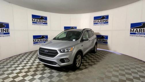 Ingot Silver Metallic 2018 Ford Escape SE