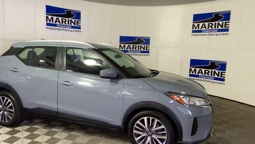 Boulder Gray Pearl 2023 Nissan Kicks SV