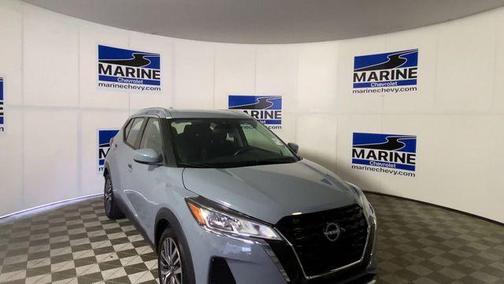 Boulder Gray Pearl 2023 Nissan Kicks SV