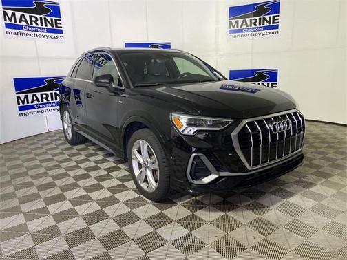 2020 Audi Q3 45 S line Prestige
