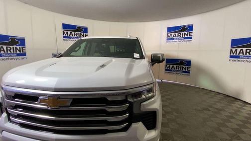 Iridescent Pearl Tricoat 2023 Chevrolet Silverado 1500 High Country