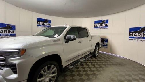 Iridescent Pearl Tricoat 2023 Chevrolet Silverado 1500 High Country