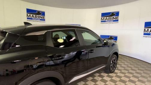 Super Black 2025 Nissan Kicks SV