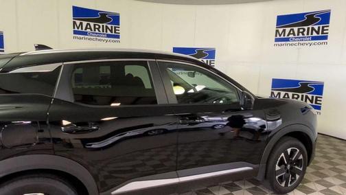Super Black 2025 Nissan Kicks SV