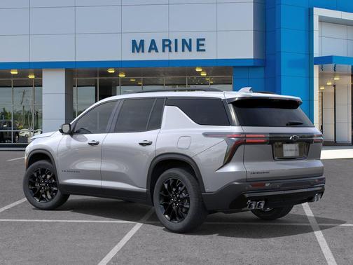 Sterling Gray Metallic 2026 Chevrolet Traverse LT